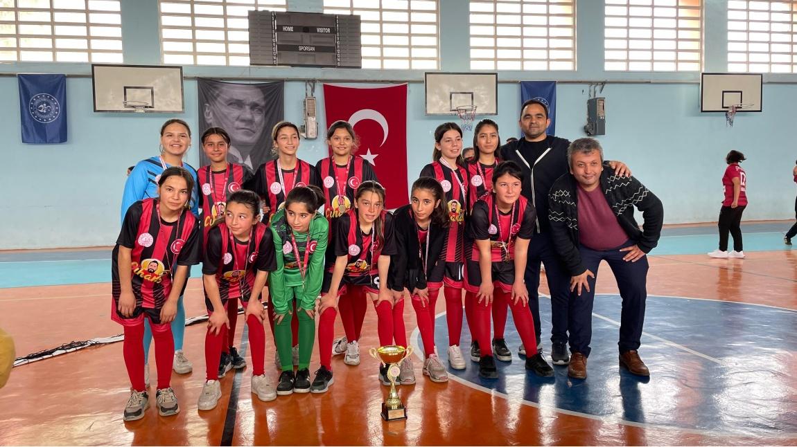 Okulumuz  Kız Futsal Takımı  FUTSAL turnuvasında Kozan İlçe Şampiyonu oldu.